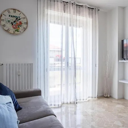 Rent Apartment - Parking And Comfort - Spacious Apt Up To 8 Pax-2